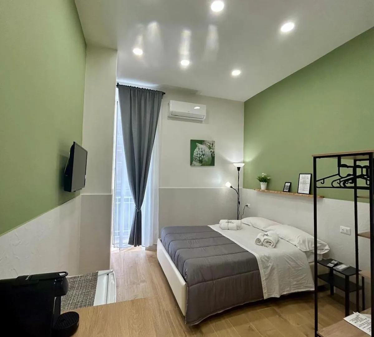 City Center House Mery&Ines Naples 0*,